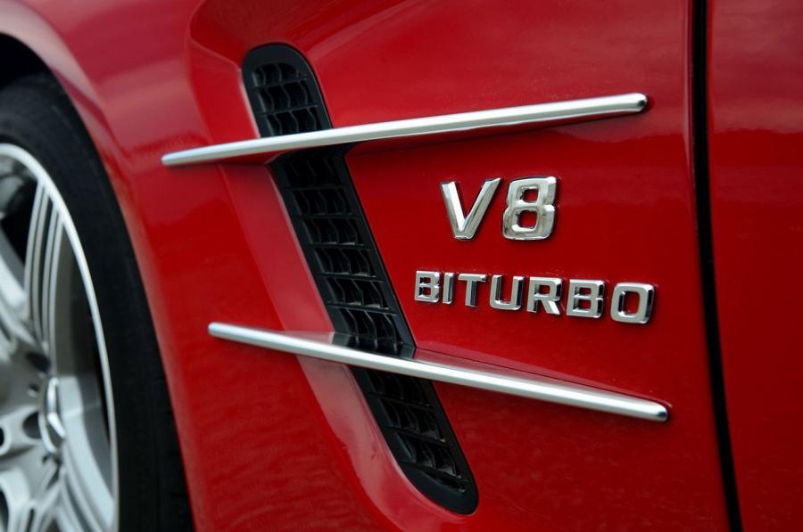  Mercedes-Benz SL63 AMG 2013 года  (фото 33 из 84)